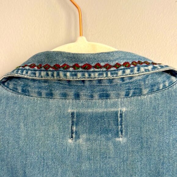 Vintage Women’s Small denim shirt Noah’s Arc animal theme Grandmacore - Picture 13 of 14